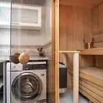 Dream Stay - Historical 3-Bedroom Apartment With Sauna & Fireplace